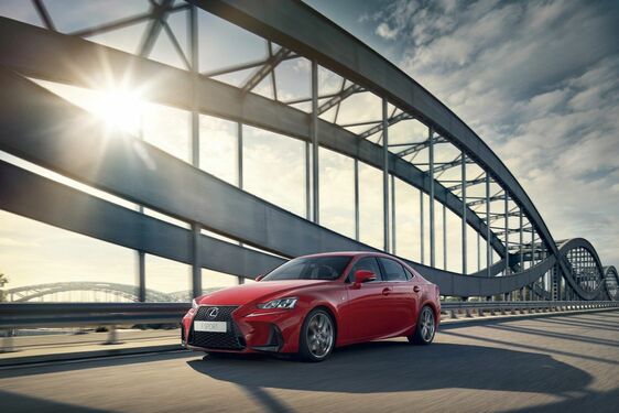 Sprawdzono: Lexus IS przyciąga wzrok