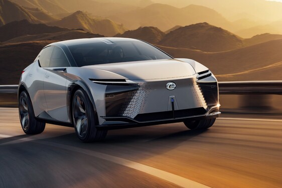 LEXUS PLÁNUJE S ROYAL COLLEGE OF ART LUXUSNÚ DOPRAVU BUDÚCNOSTI
