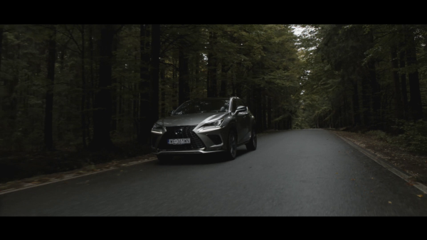 NX 300H DEFINICJA LUKSUSOWEGO SUV-A 30s