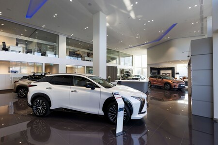 LEXUS POSZERZA POLSKĄ SIEĆ SPRZEDAŻY. NOWY SALON W GLIWICACH 