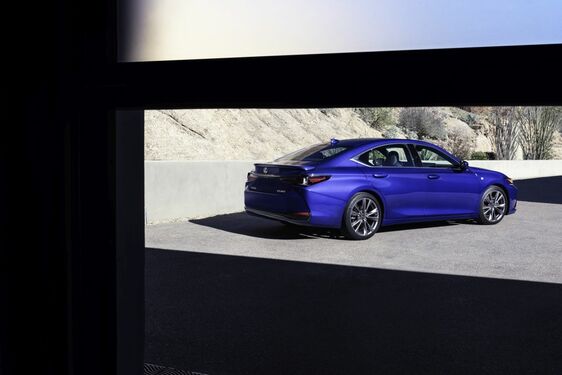 Lexus ES 2021