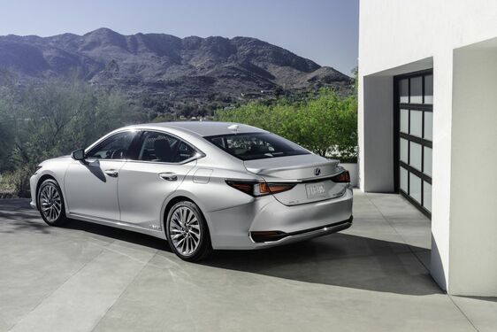 Lexus ES 2021