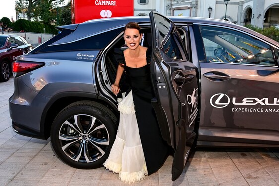 LEXUS POŚRÓD GWIAZD MIĘDZYNARODOWEGO FESTIWALU FILMOWEGO W WENECJI
