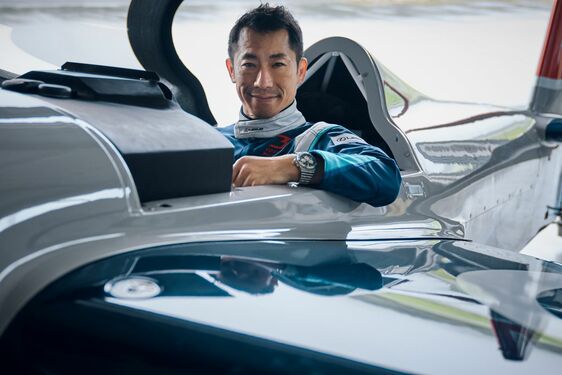 Lexus z pilotem Yoshihide Muroyą tworzą zespół w serii wyścigów lotniczych The Air Race