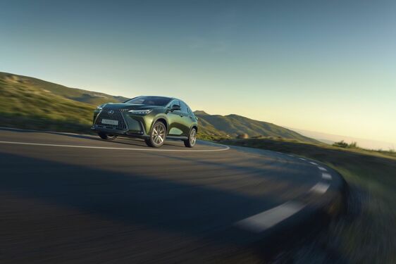 LEXUS WRAZ Z NOWYM NX ZMIENIŁ PODEJŚCIE DO TWORZENIA SAMOCHODÓW