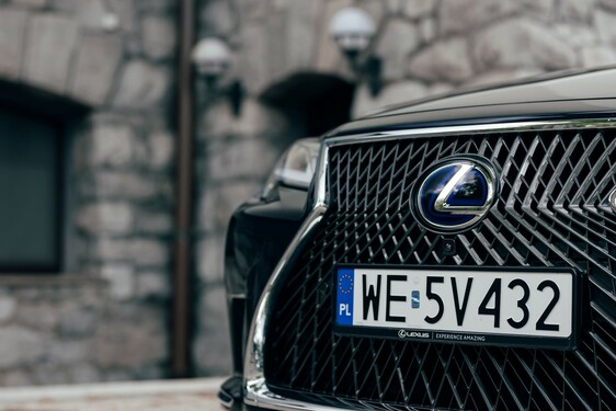 LS 500h 2022
