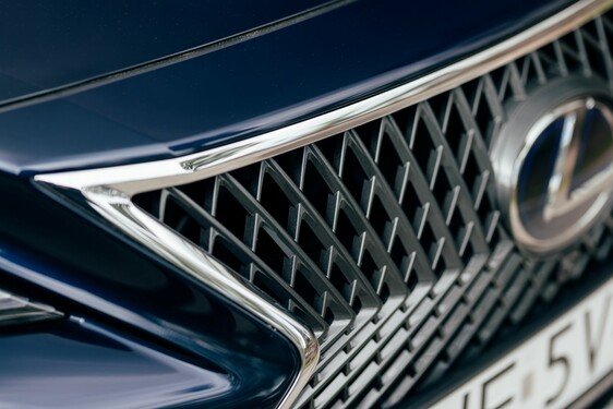 LS 500h 2022