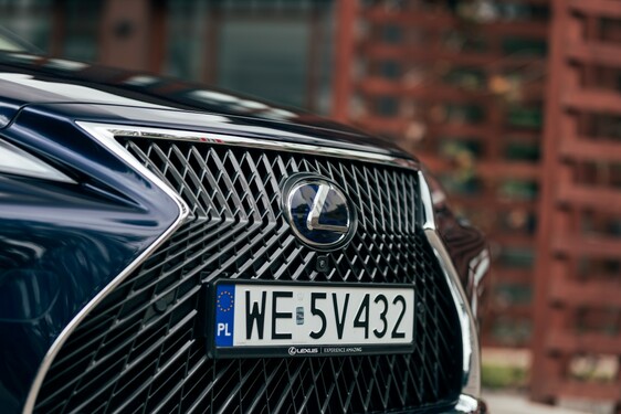 LS 500h 2022