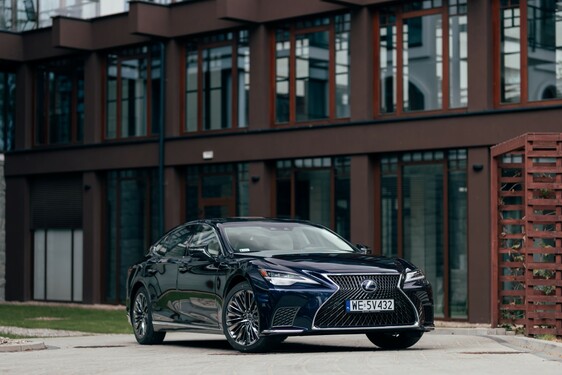 LS 500h 2022