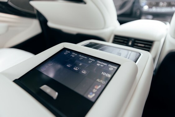 LS 500h 2022