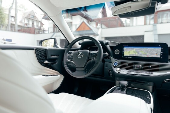 LS 500h 2022