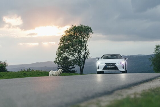 LC 500h 2022