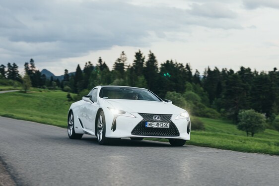 LC 500h 2022