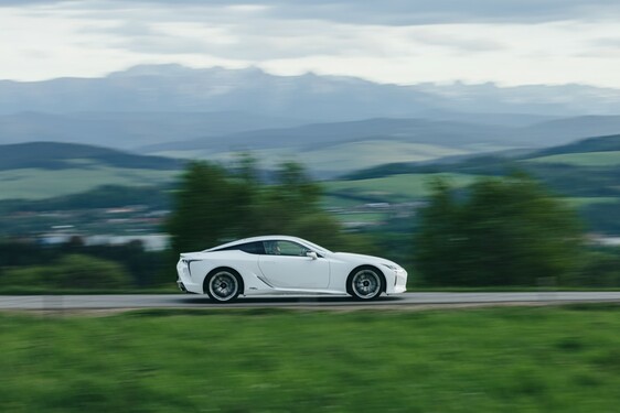 LC 500h 2022