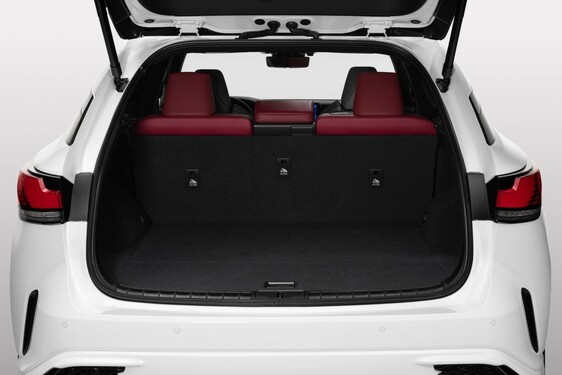 RX 500H F SPORT WHITE IN STUDIO 2022