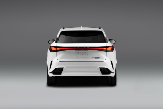 RX 500H F SPORT WHITE IN STUDIO 2022