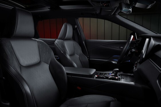 RX 2023 Interior