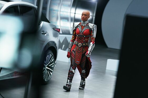 Lexus RZ 450e autem superbohaterów Marvela. Kulisy filmu „Czarna Pantera: Wakanda w moim sercu”