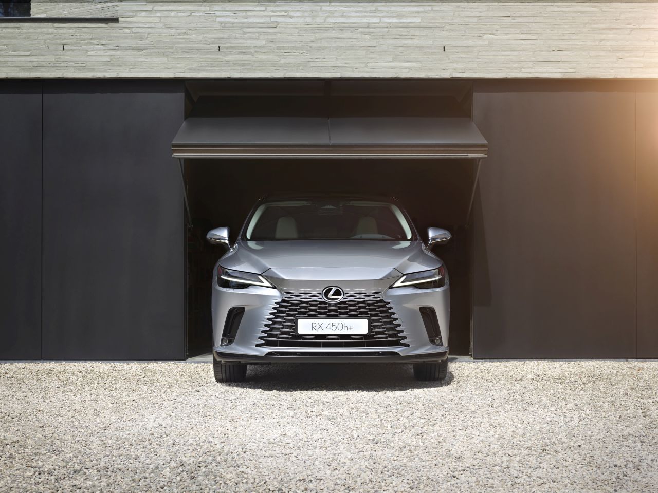 LEXUS RX 450h+ NAJOSZCZĘDNIEJSZĄ HYBRYDĄ W HISTORII MODELU
