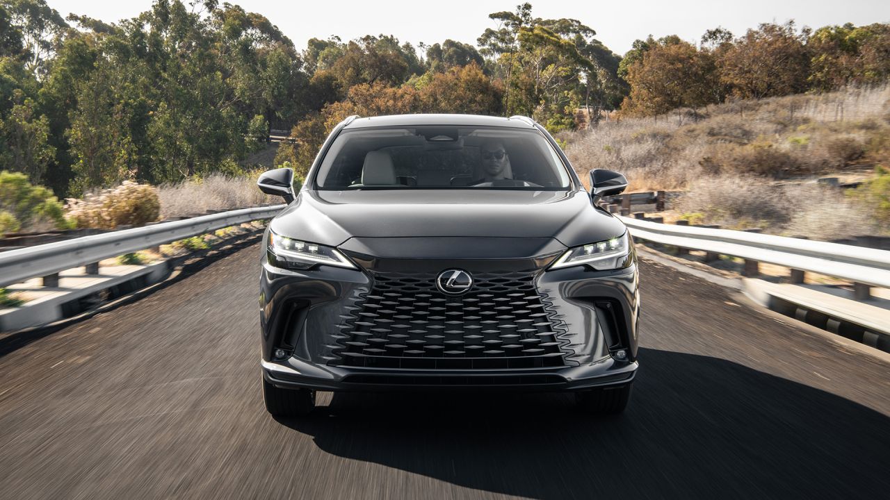 LEXUS RX 450h+ NAJOSZCZĘDNIEJSZĄ HYBRYDĄ W HISTORII MODELU