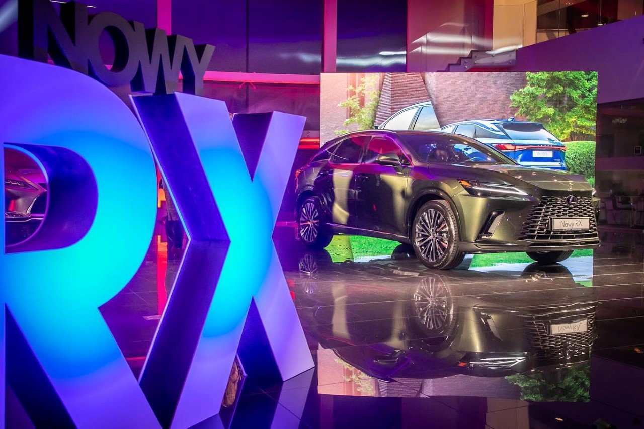 SUKCES PRZEDPREMIEROWYCH POKAZÓW NOWEGO LEXUSA RX. 1000 ZAMÓWIEŃ W MIESIĄC