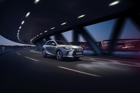 NOWY LEXUS RX ZDOBYŁ MAKSYMALNE 5 GWIAZDEK W TESTACH BEZPIECZEŃSTWA EURO NCAP