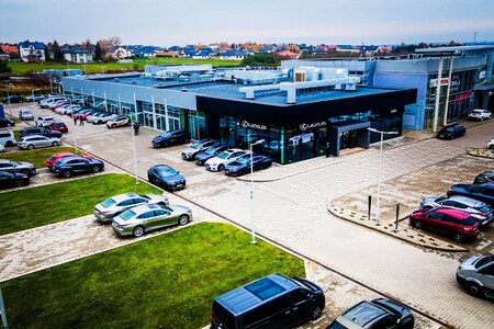 LEXUS ROZWIJA SIEĆ DEALERSKĄ W POLSCE. W 2022 ROKU MA JUŻ 16 OBIEKTÓW