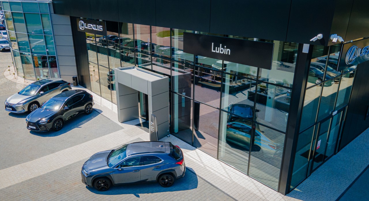 LEXUS ROZWIJA SIEĆ DEALERSKĄ W POLSCE. W 2022 ROKU MA JUŻ 16 OBIEKTÓW