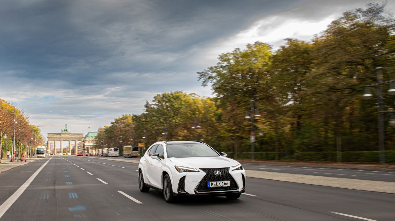 TE WERSJE LEXUSA UX POLACY WYBIERAJĄ NAJCZĘŚCIEJ