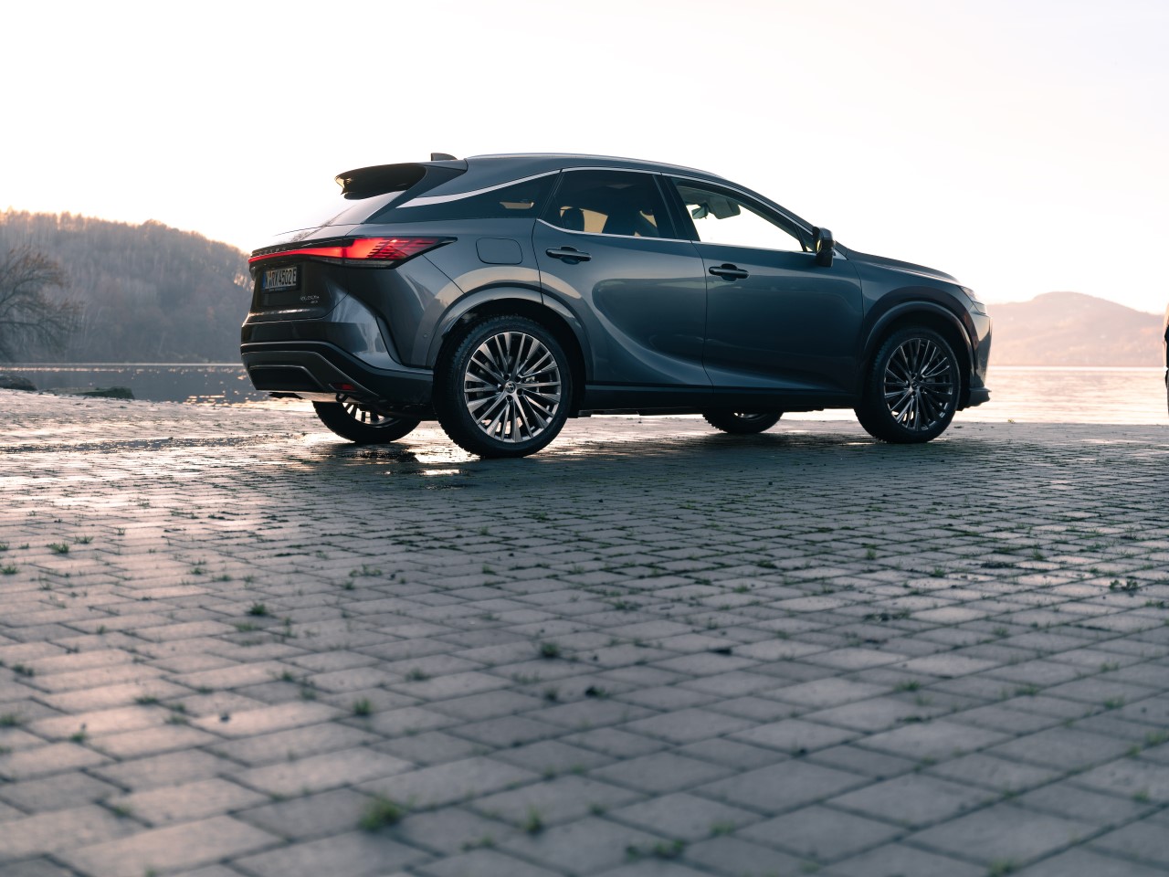 UDANY PIERWSZY KWARTAŁ 2023 ROKU DLA MARKI LEXUS. OGROMNY WZROST REJESTRACJI I DWA MODELE W TOP10 KLASY PREMIUM