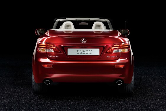 2008 Paris Motor Show – Lexus IS C
