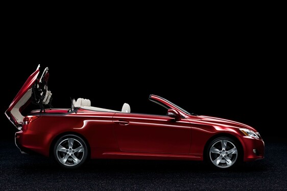 2008 Paris Motor Show – Lexus IS C