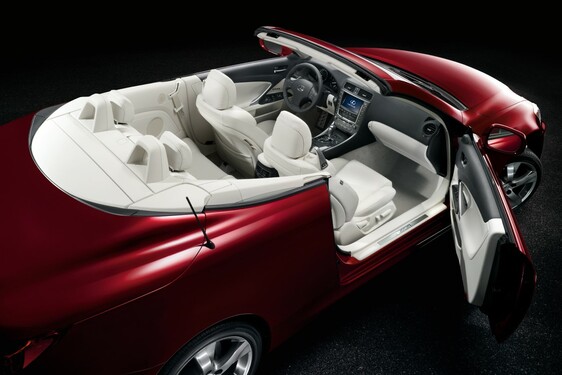 2008 Paris Motor Show – Lexus IS C
