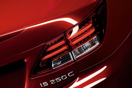 2008 Paris Motor Show – Lexus IS C