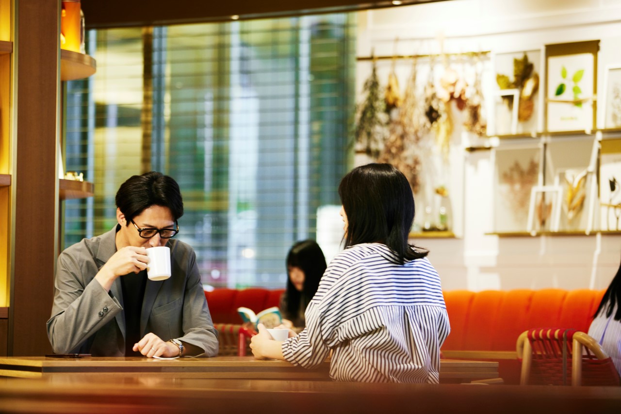 LEXUS BUDUJE SIEĆ STACJI SZYBKIEGO ŁADOWANIA SAMOCHODÓW ELEKTRYCZNYCH. PIERWSZA POWSTAŁA W TOKIO