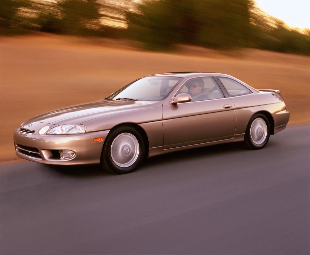 LEXUS SC, CZYLI KULTOWE SILNIKI I TECHNOLOGIE WYPRZEDZAJĄCE SWOJE CZASY