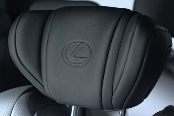 Lexus LM