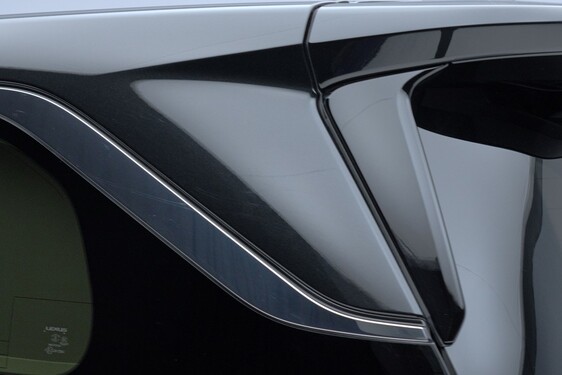 Lexus LM
