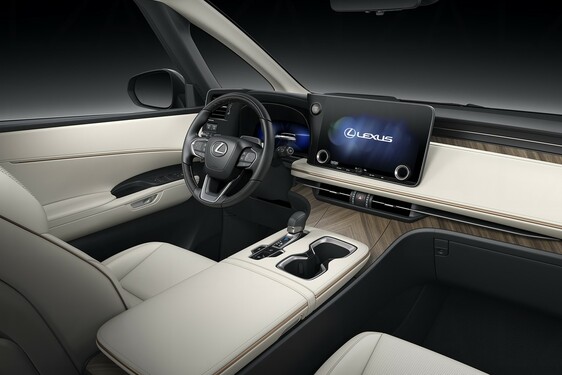 Lexus LM