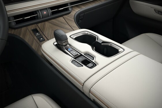 Lexus LM