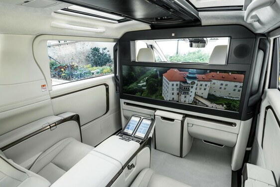Lexus LM
