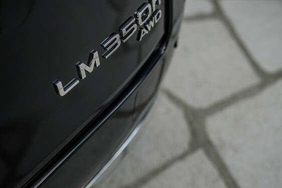 Lexus LM