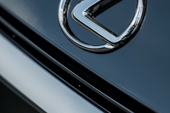 Lexus LM