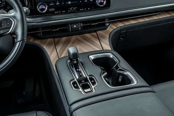 Lexus LM