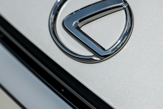 Lexus LM