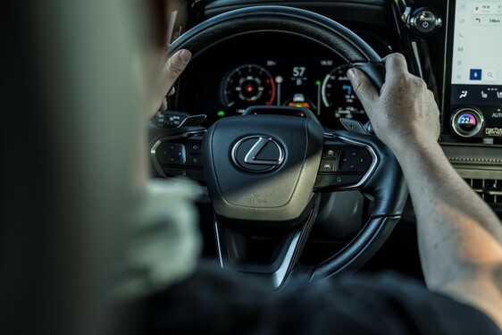 Lexus LM