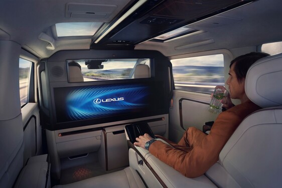 Lexus LM