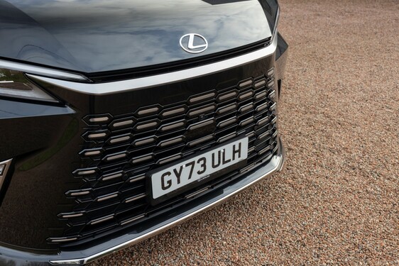 Lexus LM