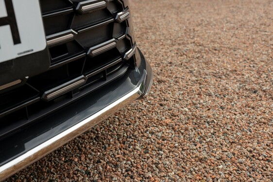 Lexus LM