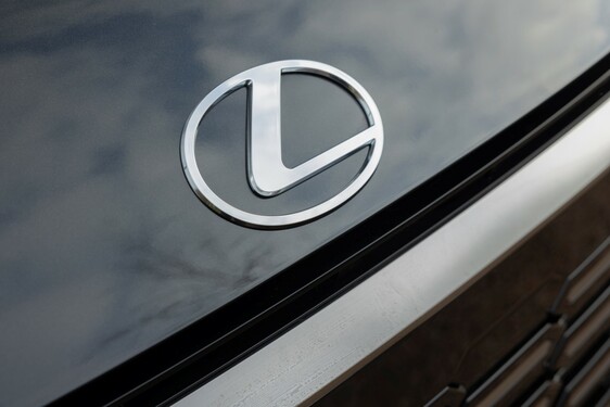 Lexus LM